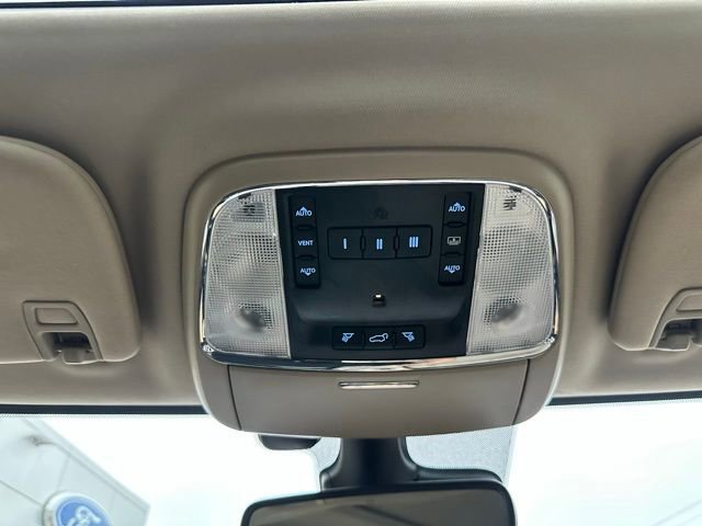 Used 2017 Jeep Grand Cherokee Overland w/ Jeep Active Safety Group image 75