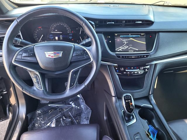 Used 2017 Cadillac XT5 Premium Luxury w/ Driver Assist Package AWD/4WD image 9