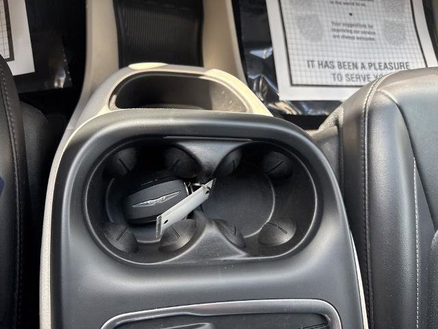 Used 2023 Chrysler Pacifica Touring-L FWD image 19