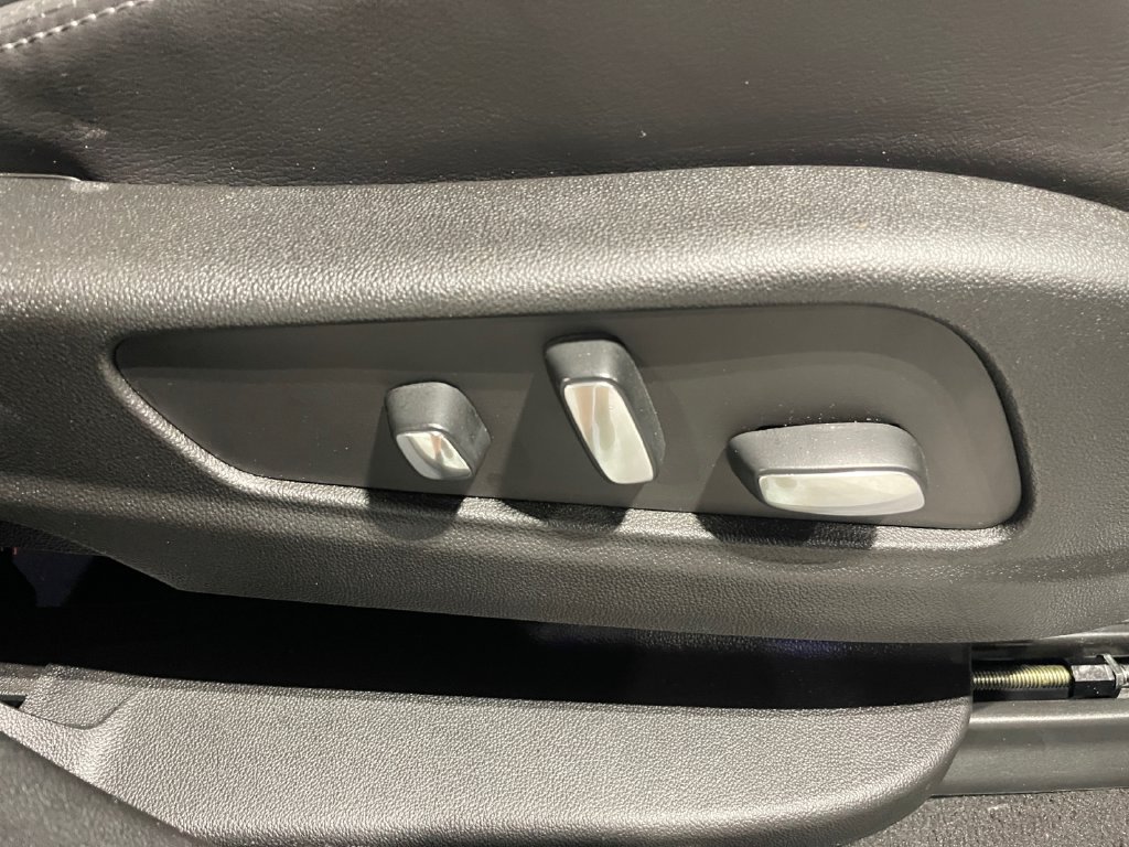 Used 2025 Cadillac XT5 Sportv AWD/4WD image 12