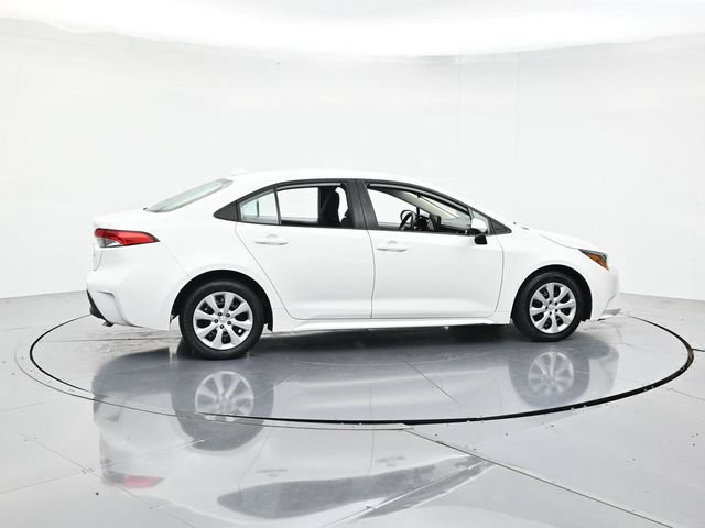 Used 2024 Toyota Corolla LE FWD image 2