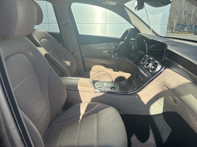 Used 2022 Mercedes-Benz GLC 300 image 29