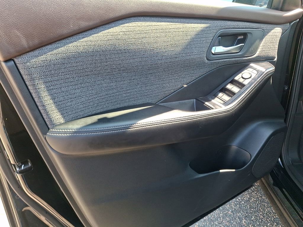 Used 2023 Nissan Rogue SV AWD/4WD image 14