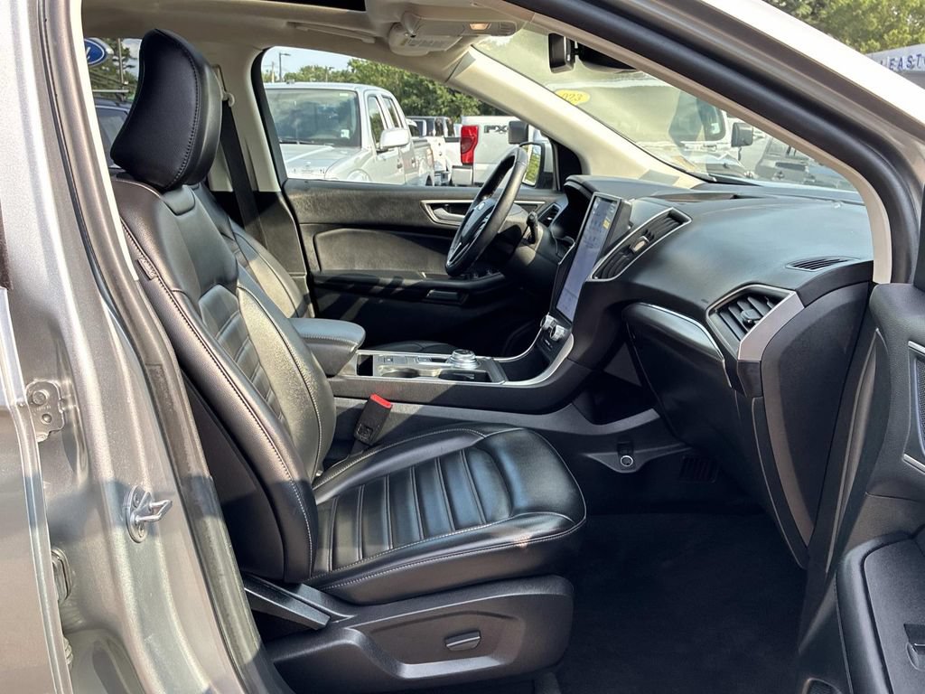 Certified 2022 Ford Edge SEL w/ Convenience Package AWD/4WD image 9