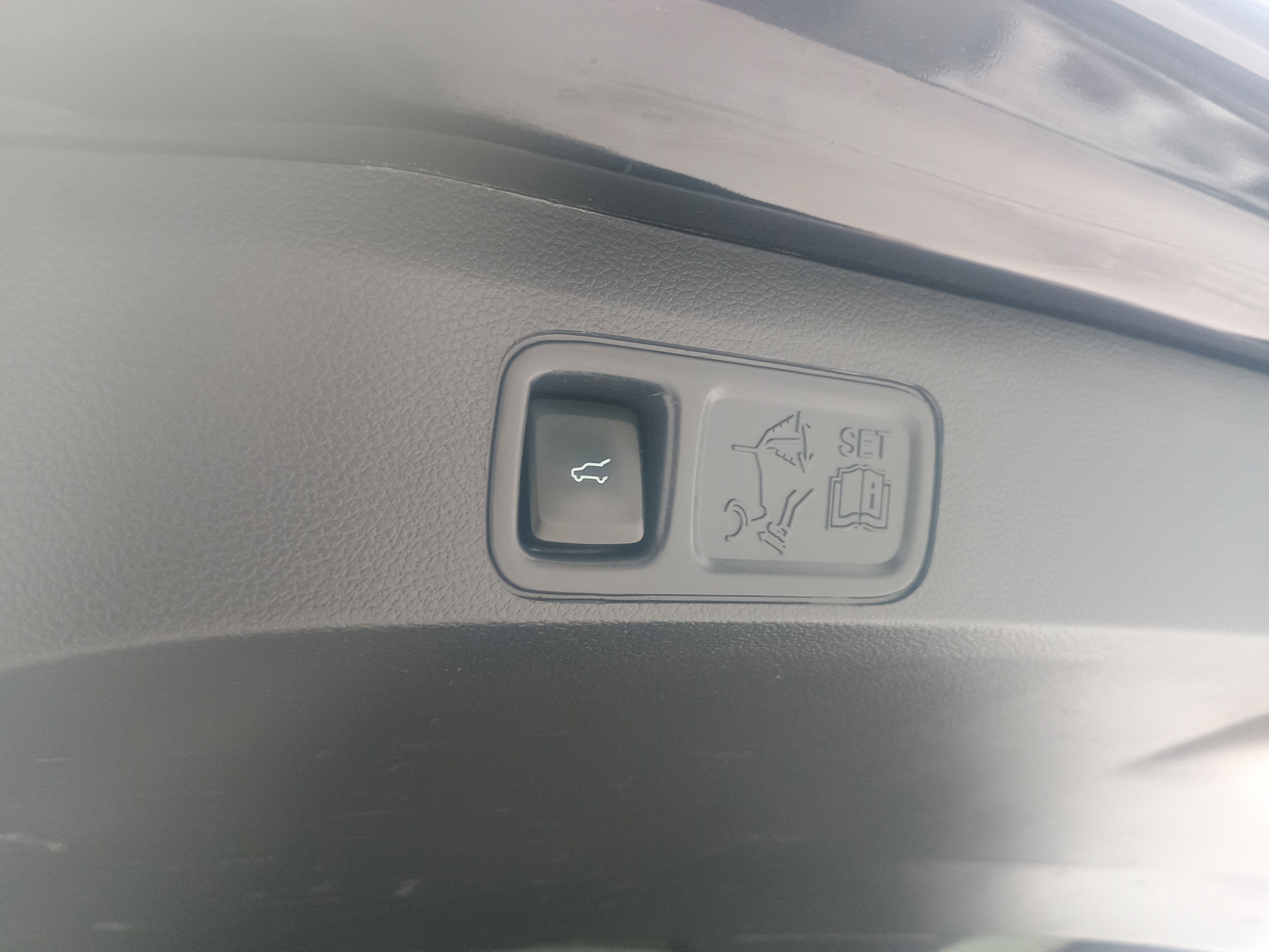 Certified 2023 Ford Expedition Limited image 16