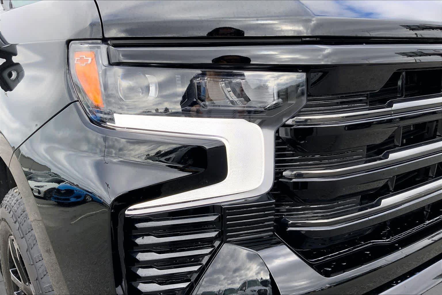 Used 2024 Chevrolet Silverado 1500 High Country w/ Midnight Edition AWD/4WD image 28