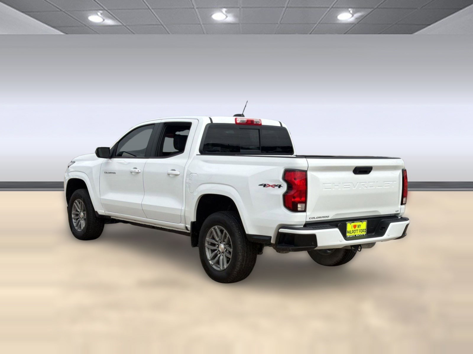 Used 2024 Chevrolet Colorado LT w/ LT Convenience Package AWD/4WD image 3