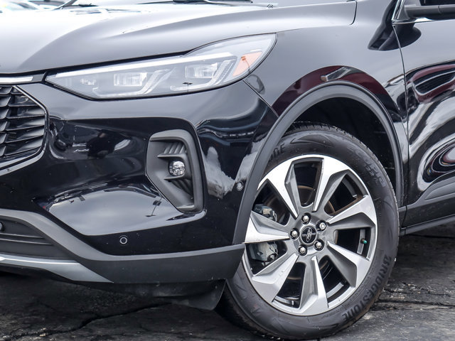 Certified 2024 Ford Escape Platinum w/ Premium Technology Package image 3