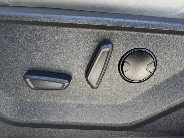 Certified 2025 Ford Expedition Active image 25