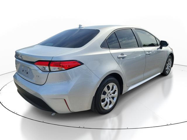 Used 2025 Toyota Corolla LE FWD image 2