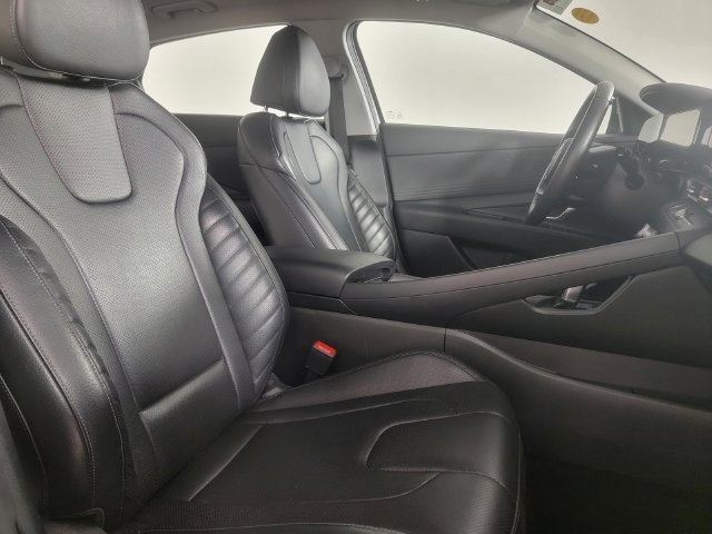 Used 2024 Hyundai Elantra Limited FWD image 17