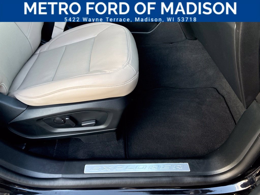 Certified 2022 Ford Explorer Limited w/ Hybrid Equipment Group 310A AWD/4WD image 52