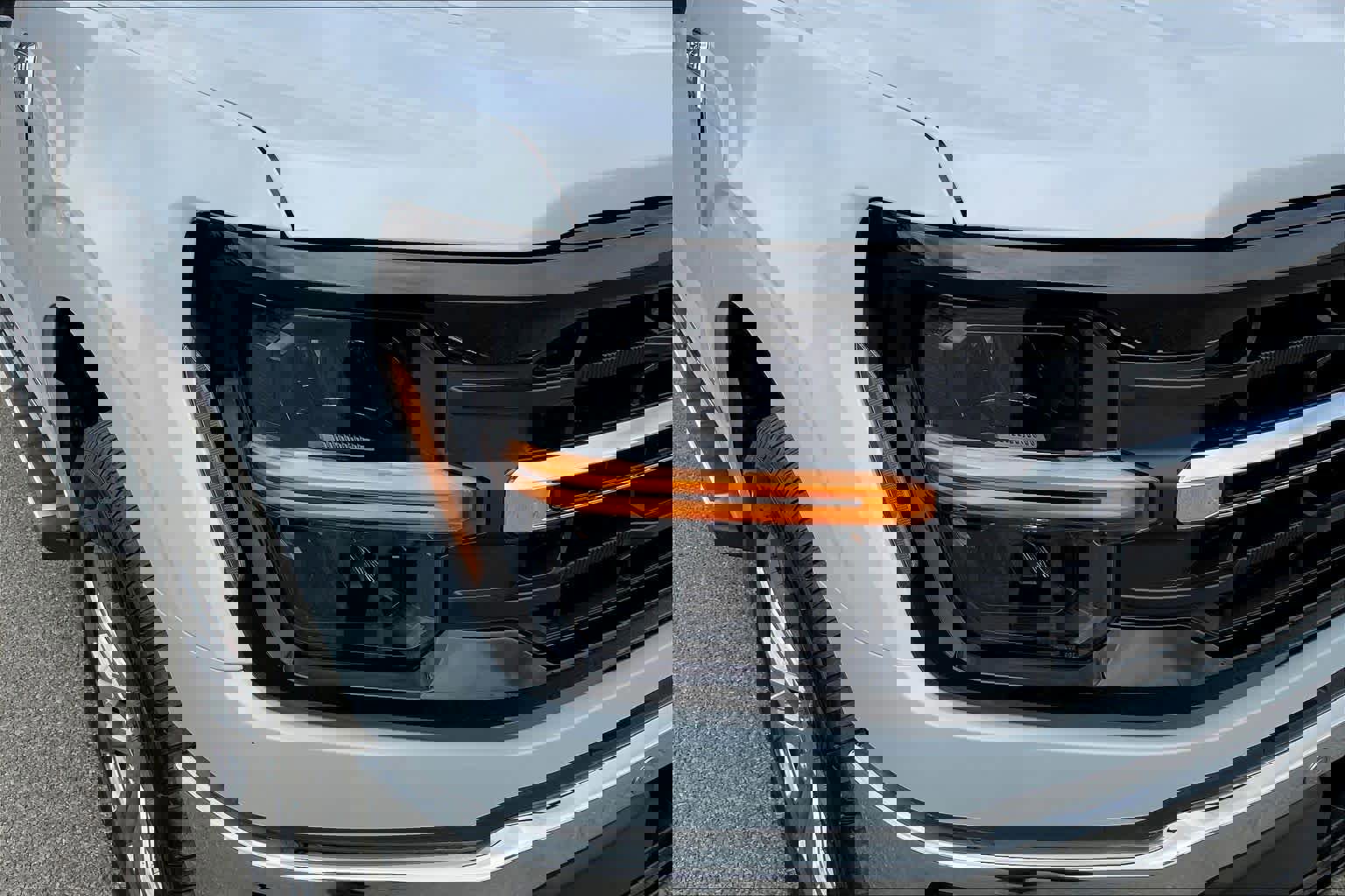 Certified 2025 Ford F150 XLT w/ Equipment Group 302A MID image 27