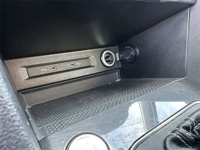 Used 2021 Volkswagen Tiguan SE image 24