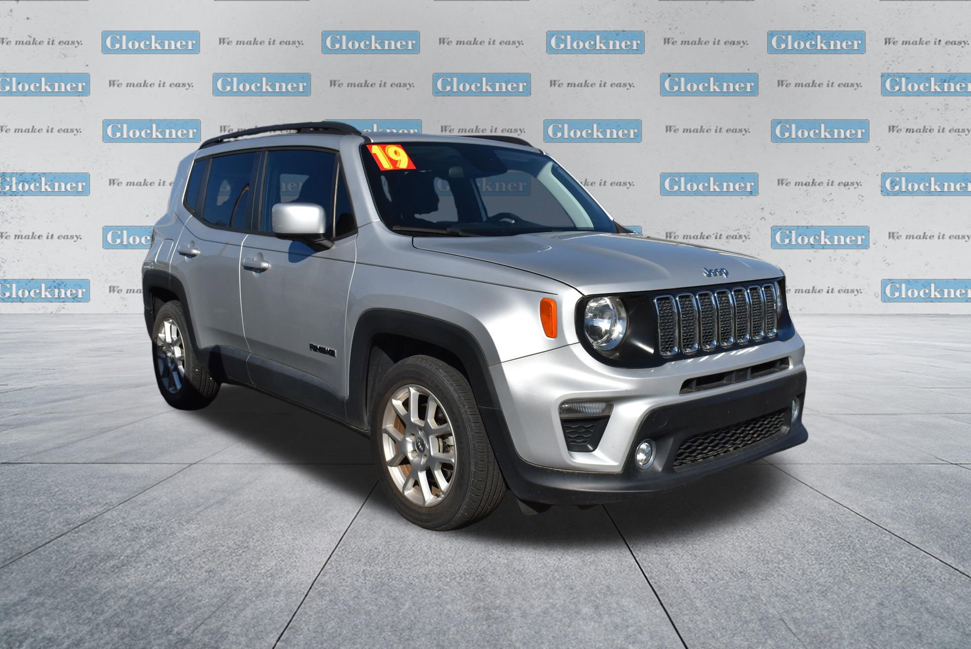 Used 2019 Jeep Renegade Latitude FWD image 3
