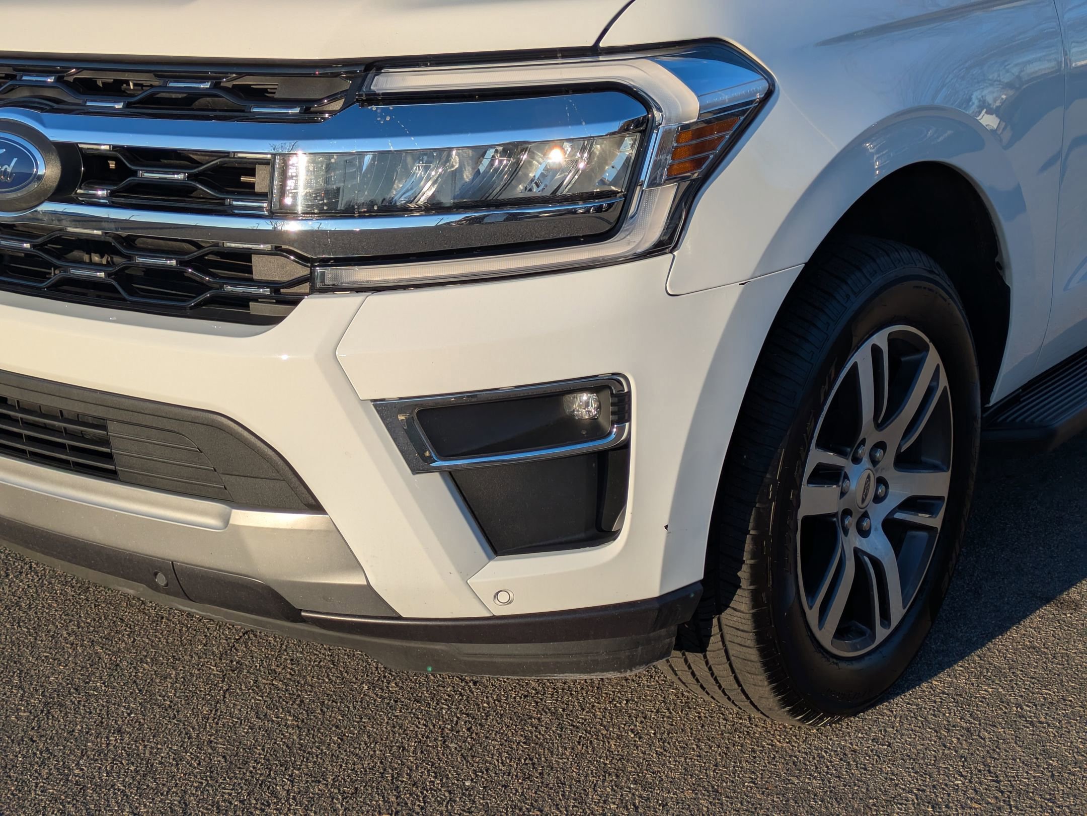 Certified 2024 Ford Expedition Limited image 10