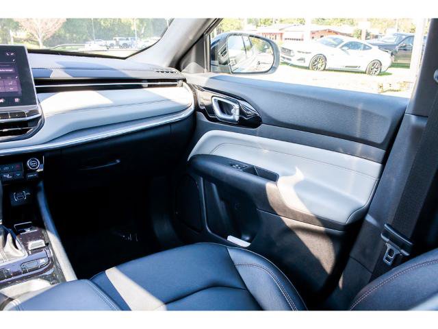 Used 2023 Jeep Compass Limited AWD/4WD image 16