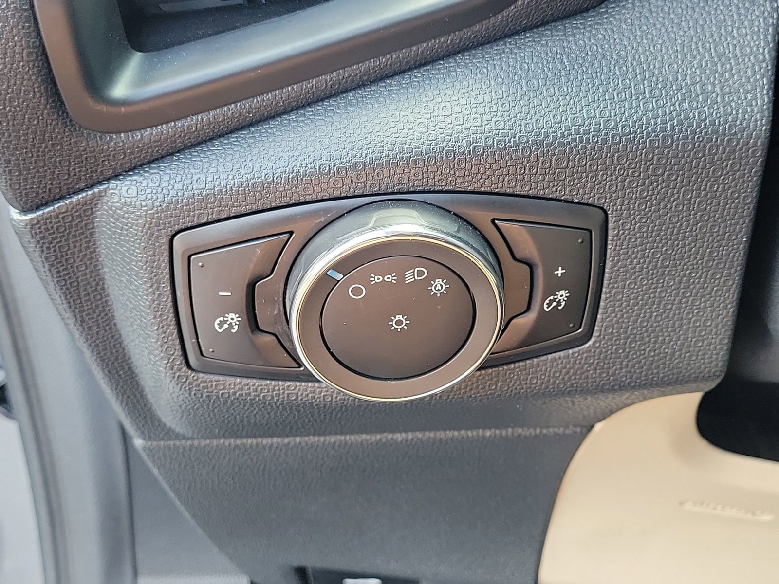 Certified 2020 Ford EcoSport S FWD image 26