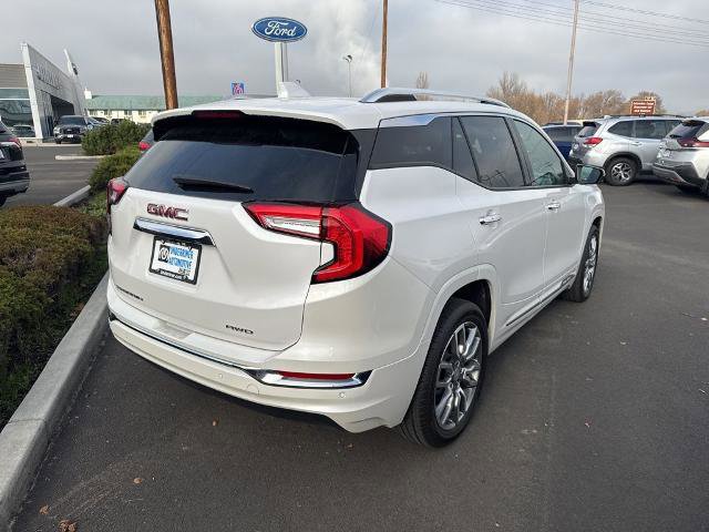 Used 2024 GMC Terrain Denali w/ Denali Premium Package image 4