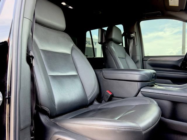Used 2022 Chevrolet Tahoe Z71 w/ Off-Road Capability Package AWD/4WD image 16