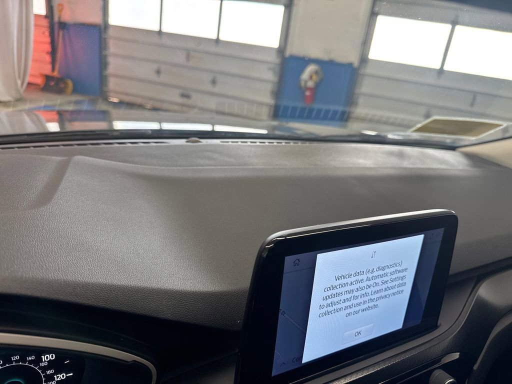 Certified 2022 Ford Escape SEL w/ SEL Stealth AWD Package image 21