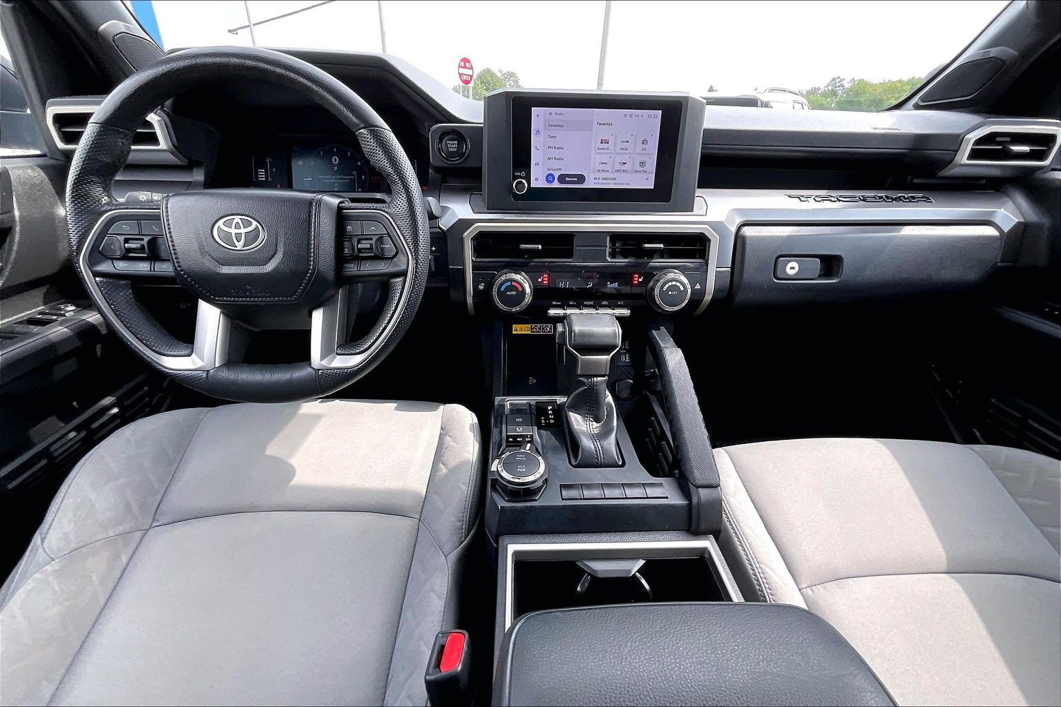 Used 2024 Toyota Tacoma SR5 AWD/4WD image 14