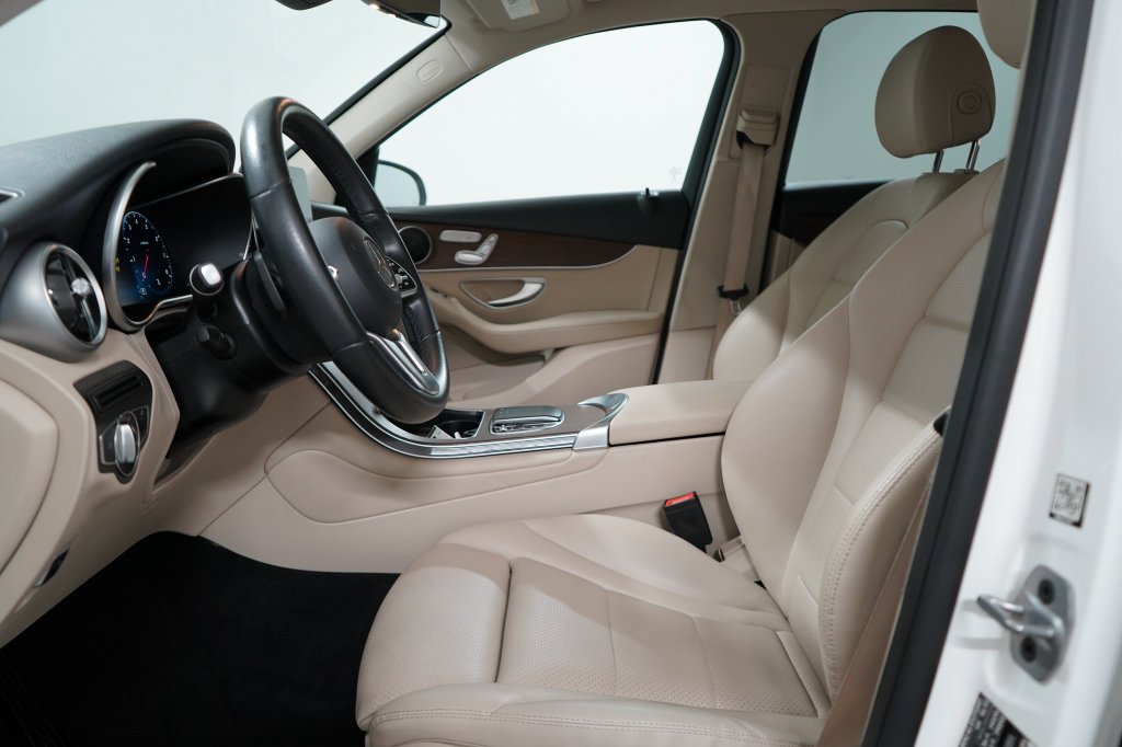 Used 2022 Mercedes-Benz GLC 300 4MATIC w/ Premium Package Lite image 14