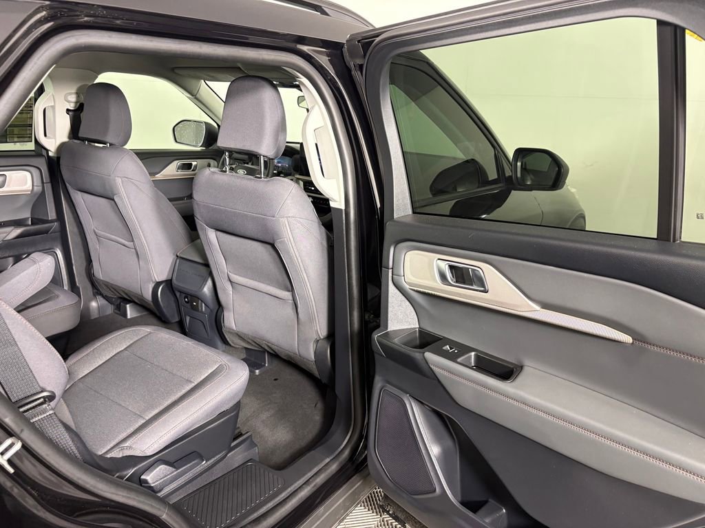 Certified 2025 Ford Explorer Active AWD/4WD image 35