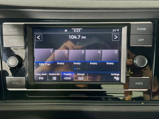 Used 2023 Volkswagen Jetta SE FWD image 15