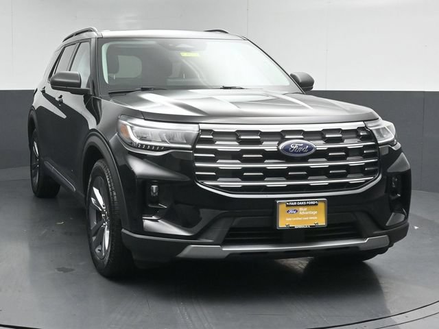 Certified 2025 Ford Explorer Active w/ Active Comfort Package AWD/4WD image 2