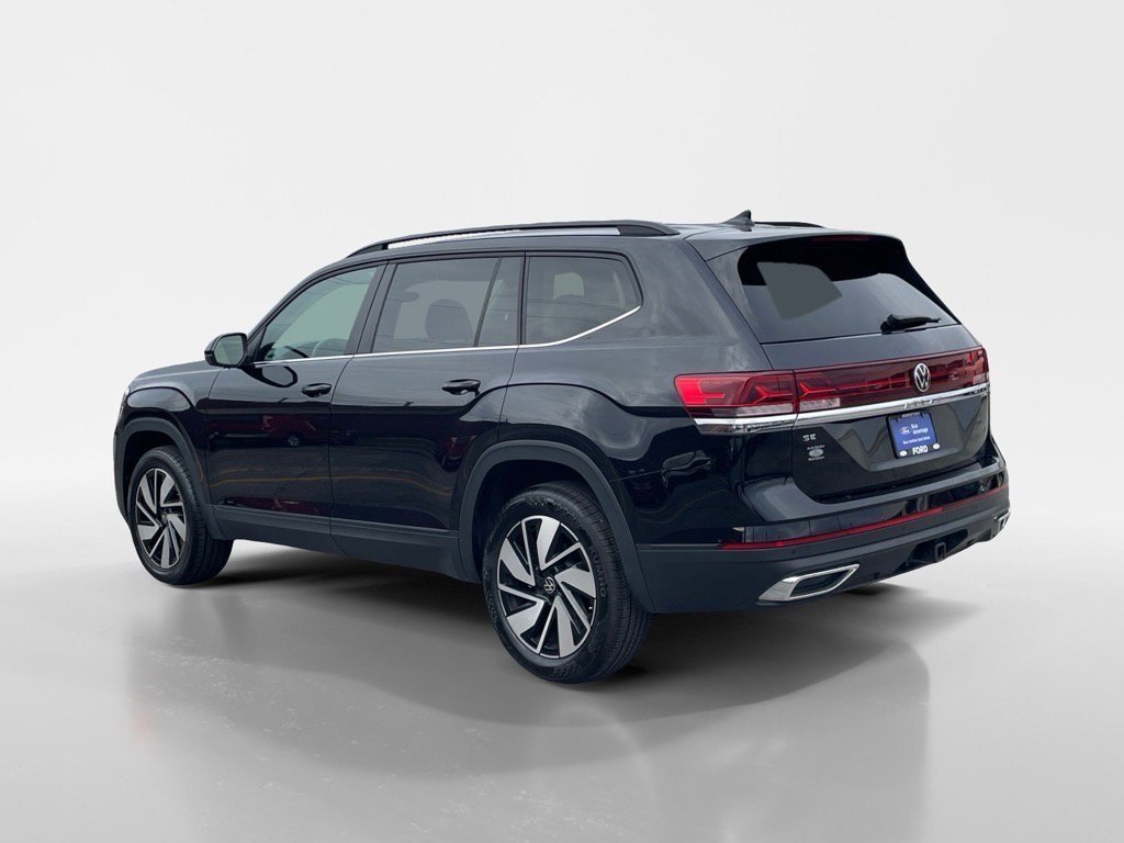 Used 2025 Volkswagen Atlas SE image 4