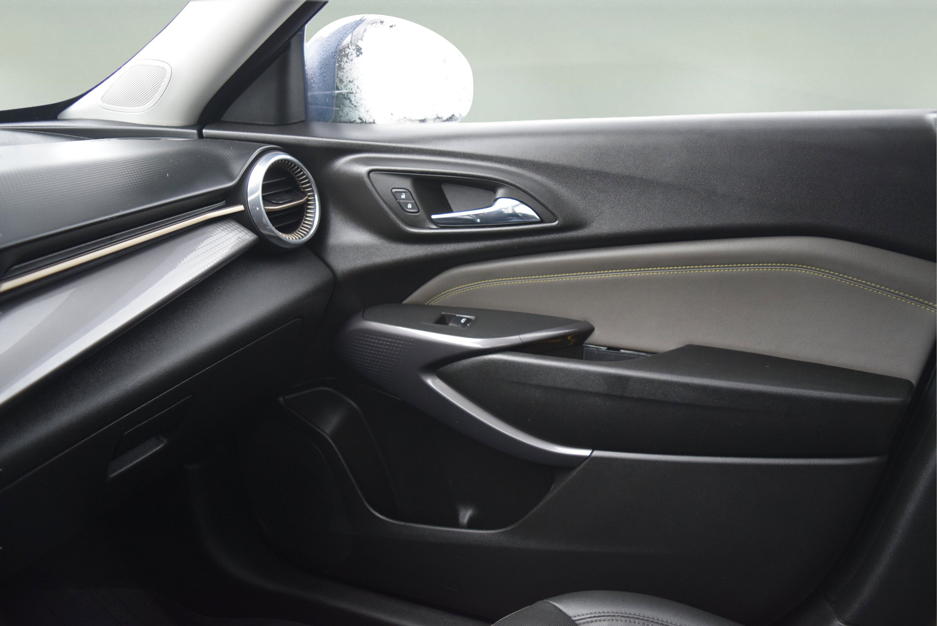 Used 2024 Chevrolet Trax ACTIV w/ Sunroof Package image 20