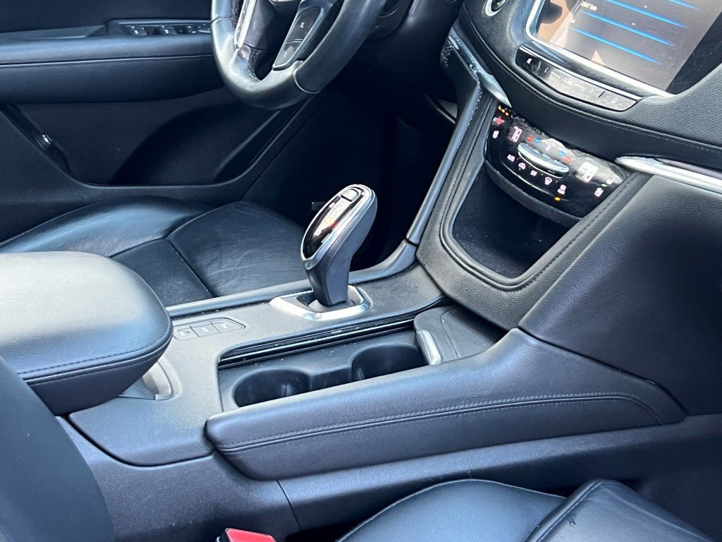 Used 2018 Cadillac XT5 Premium Luxury image 11
