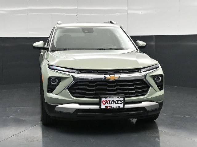 Used 2025 Chevrolet TrailBlazer LT AWD/4WD image 4