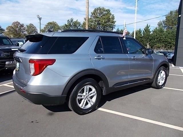 Certified 2022 Ford Explorer XLT w/ Equipment Group 202A image 2