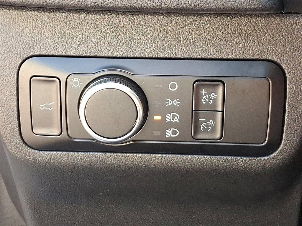 Certified 2022 Ford Escape SE w/ SE Sport Appearance Package image 24