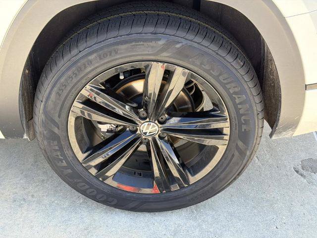 Used 2023 Volkswagen Atlas SEL R-Line AWD/4WD image 5