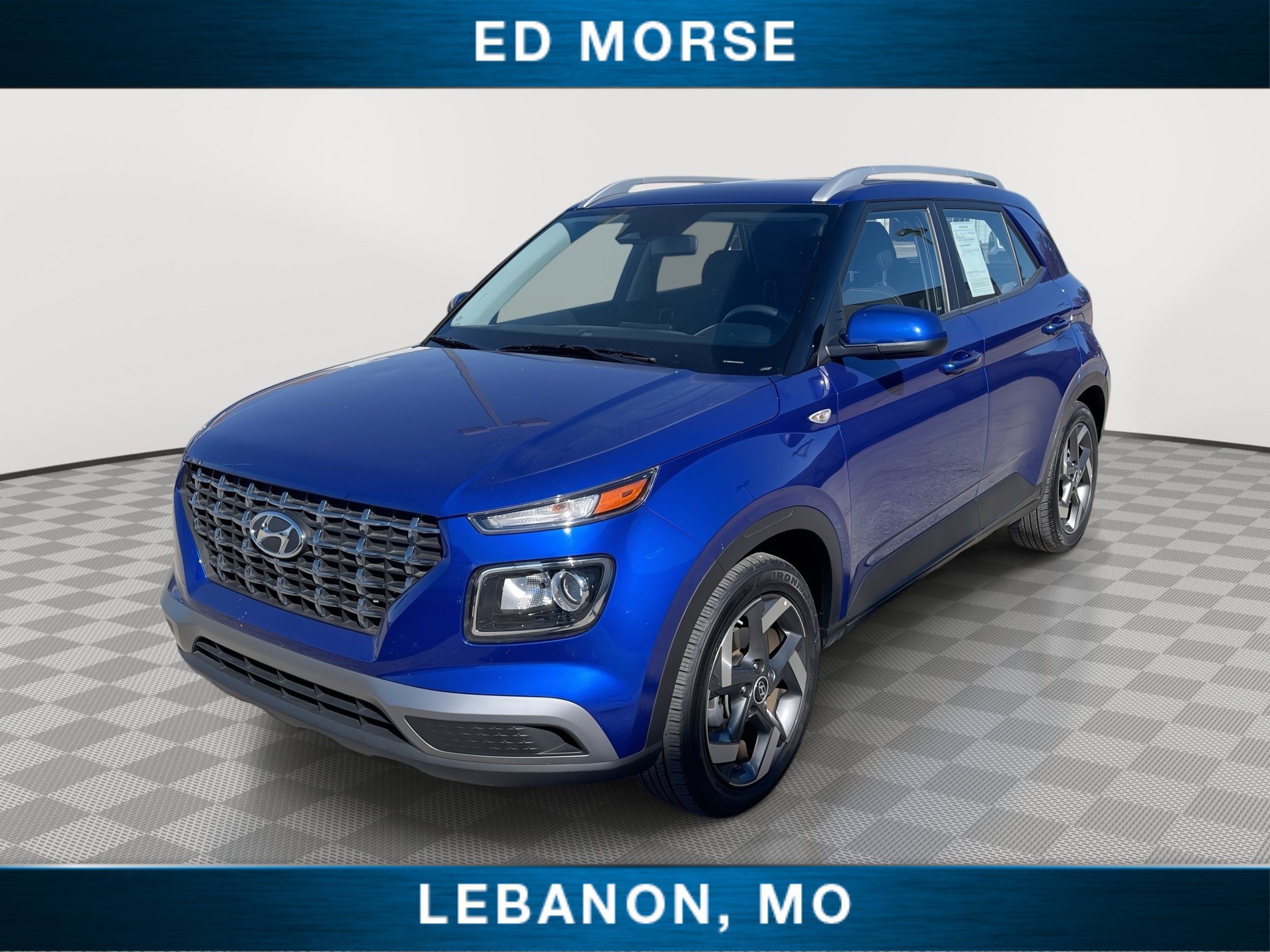 Used 2025 Hyundai Venue SEL FWD image 1
