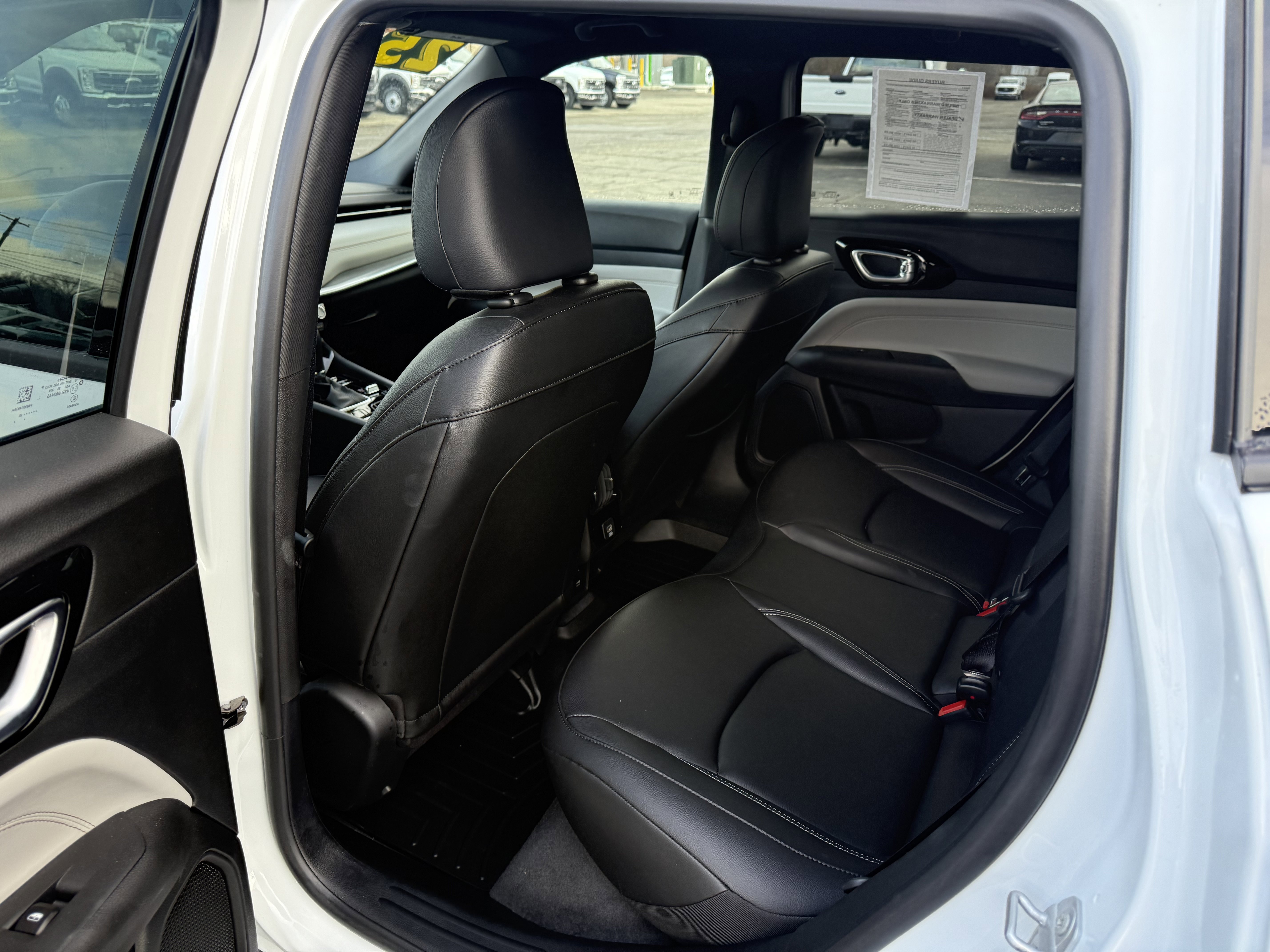 Used 2025 Jeep Compass Limited image 8