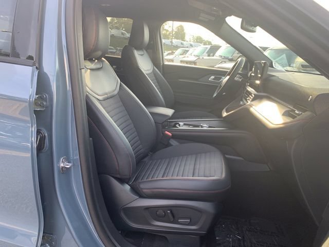 Certified 2026 Ford Explorer ST-Line w/ ST-Line Street Pack AWD/4WD image 17