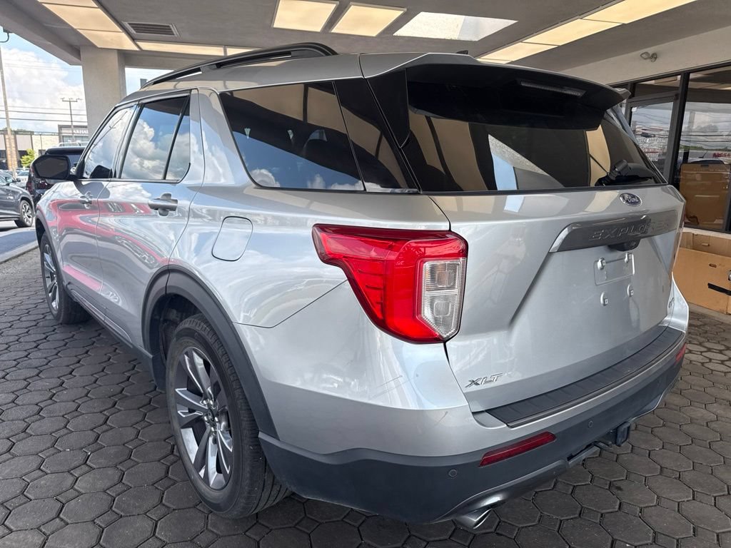 Certified 2023 Ford Explorer XLT w/ Equipment Group 202A AWD/4WD image 8