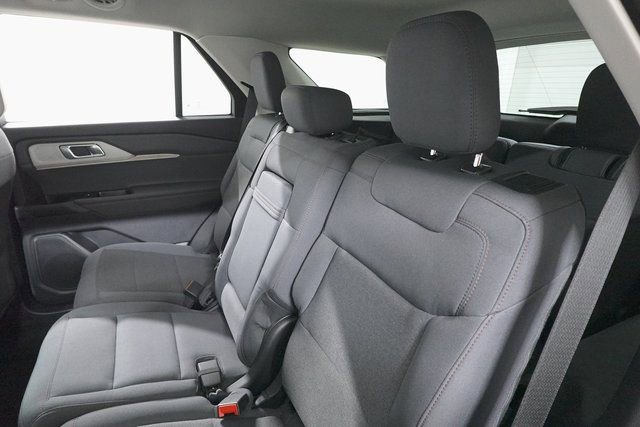 Certified 2025 Ford Explorer Active image 24