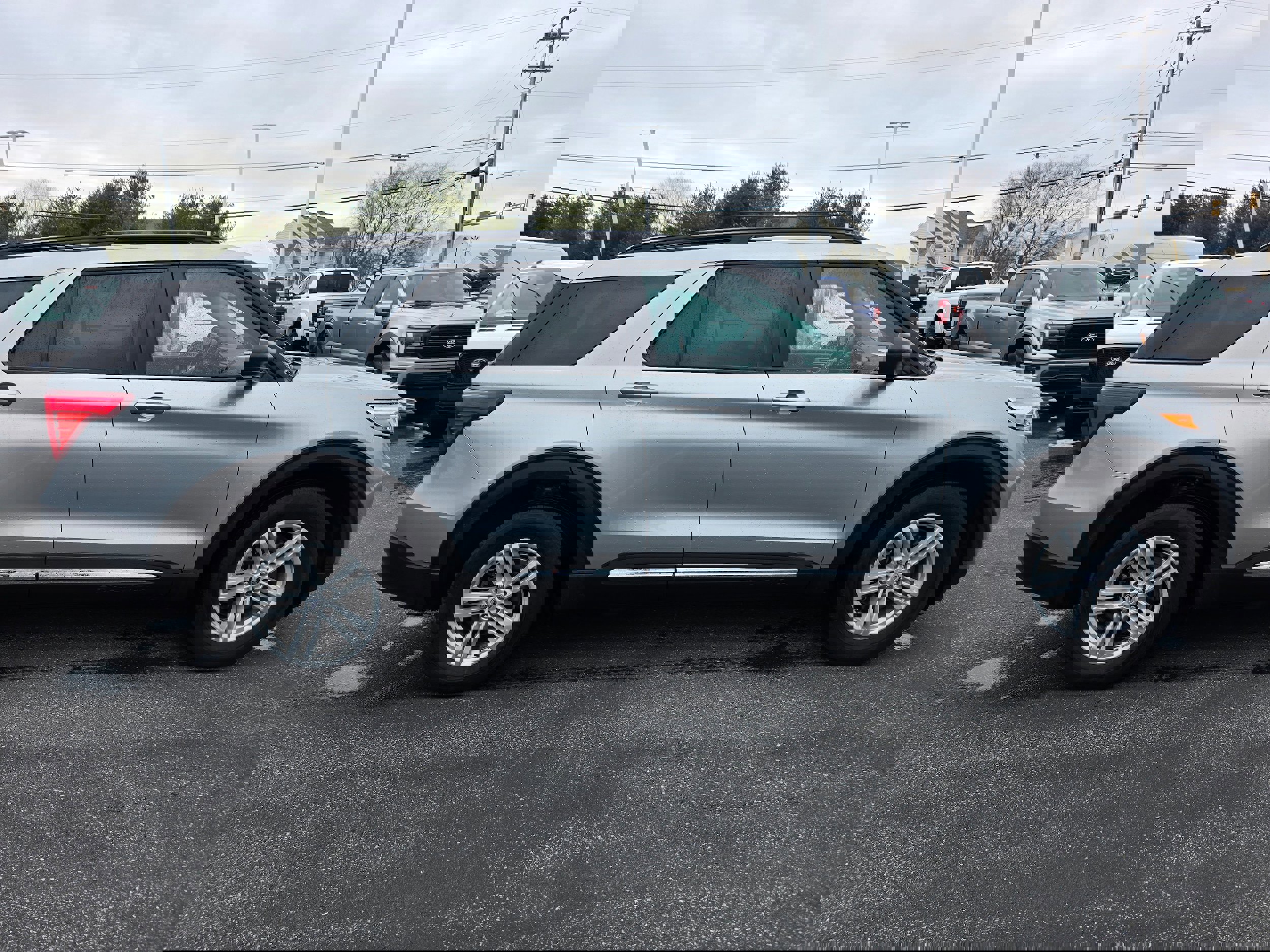 Certified 2023 Ford Explorer XLT w/ Equipment Group 202A image 2