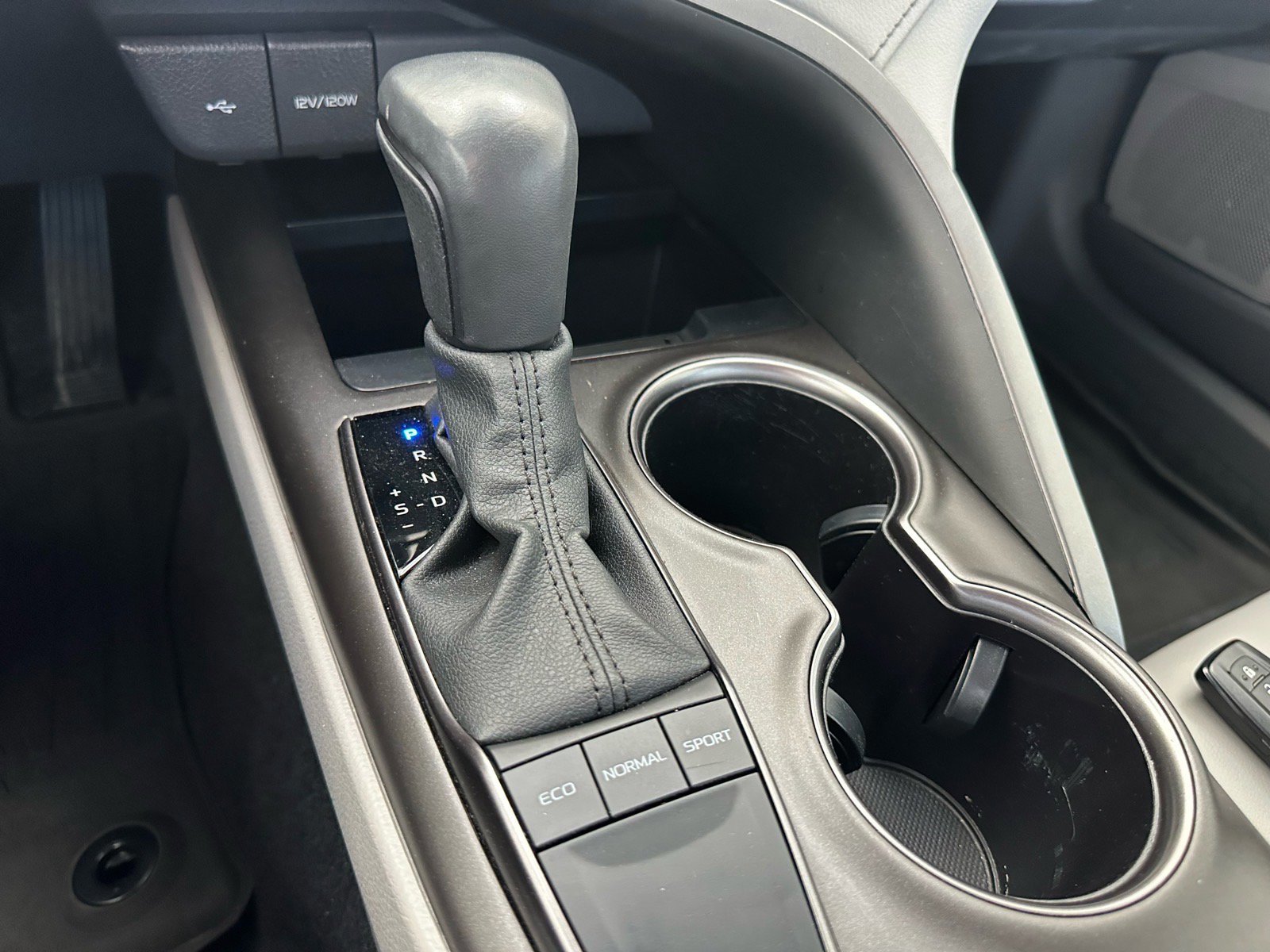 Used 2023 Toyota Camry SE w/ Convenience Package image 34