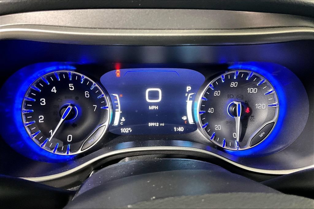 Used 2023 Chrysler Pacifica Touring-L FWD image 16