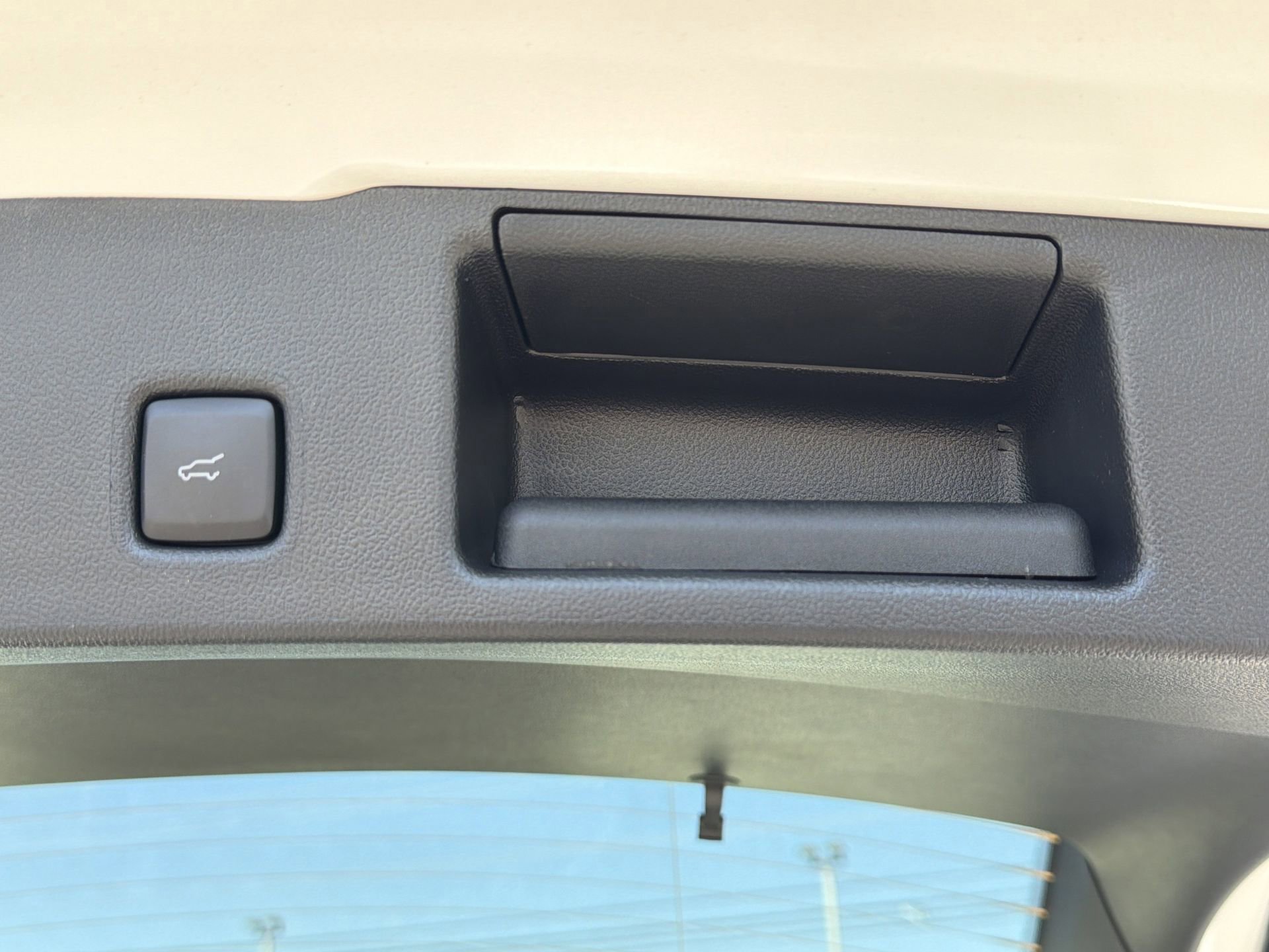 Certified 2025 Ford Escape Base w/ PHEV Premium Package image 27