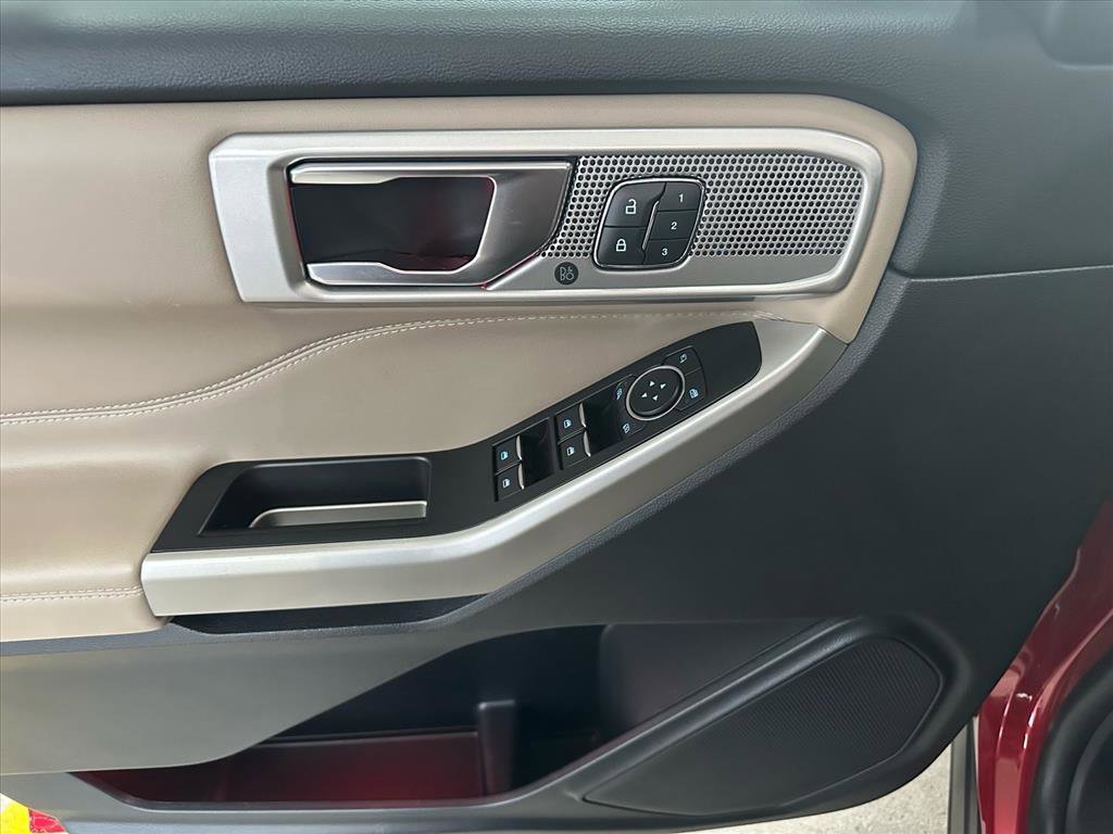 Certified 2022 Ford Explorer Limited w/ Equipment Group 301A image 17