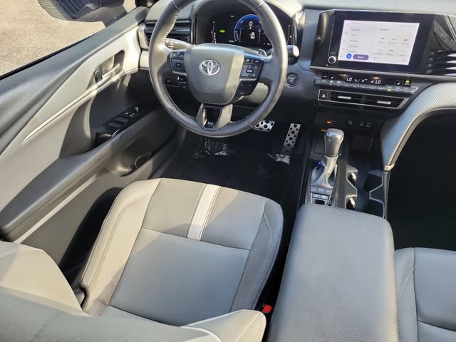Used 2025 Toyota Camry SE w/ Convenience Package FWD image 15