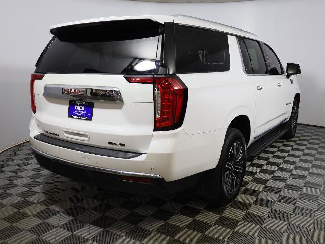 Used 2023 GMC Yukon XL SLT w/ SLT Premium Package AWD/4WD image 4