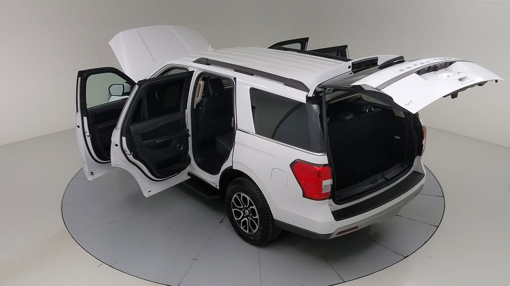Certified 2024 Ford Expedition XLT image 55